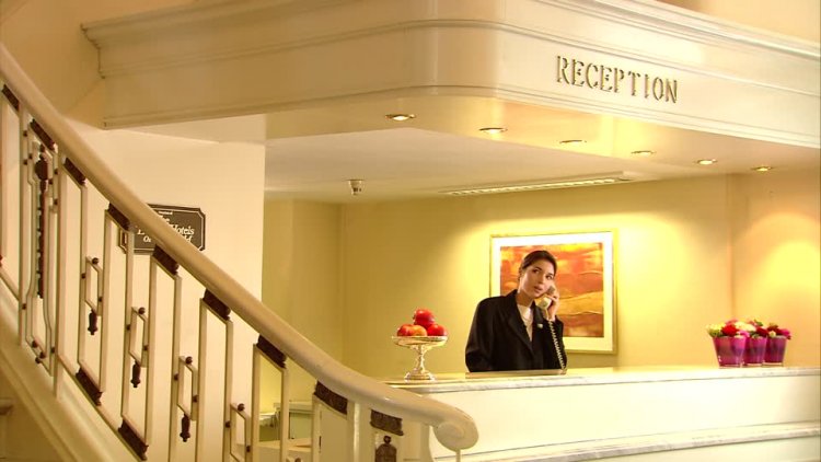 Программа для контроля администраторов гостиницы